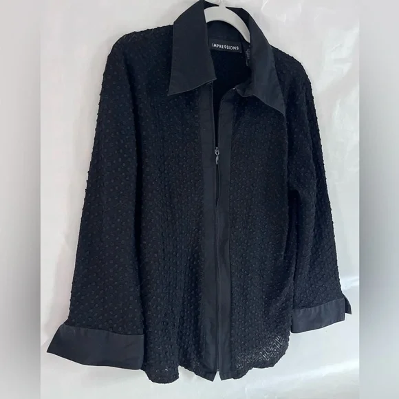 Black Textured Crinkle Full Zip Top Size Small S stretch w Collar 3/4 “ Sleeve - Picture 12 of 13